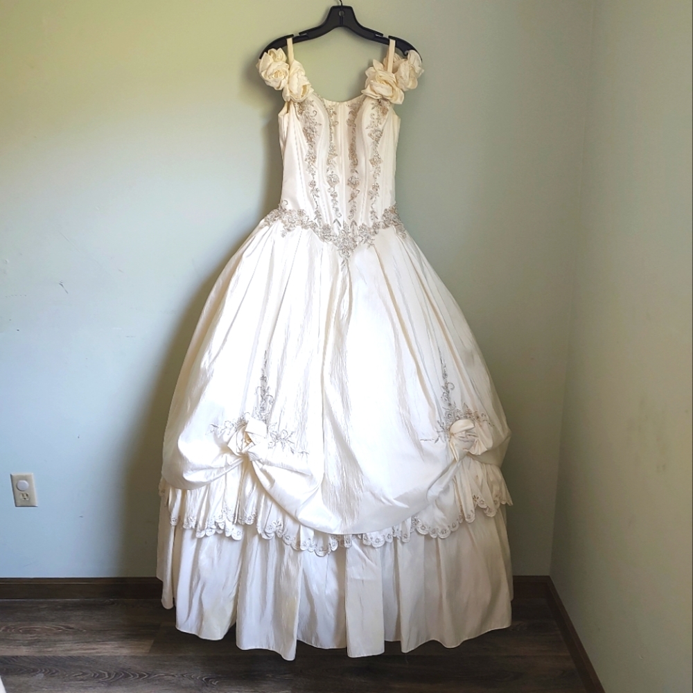 Gorgeous formal dress